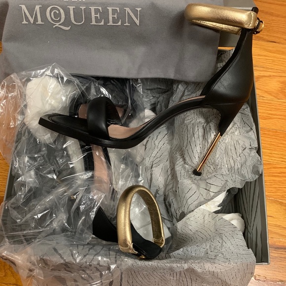 Alexander McQueen Sandals “chic beauty” - Picture 3 of 4